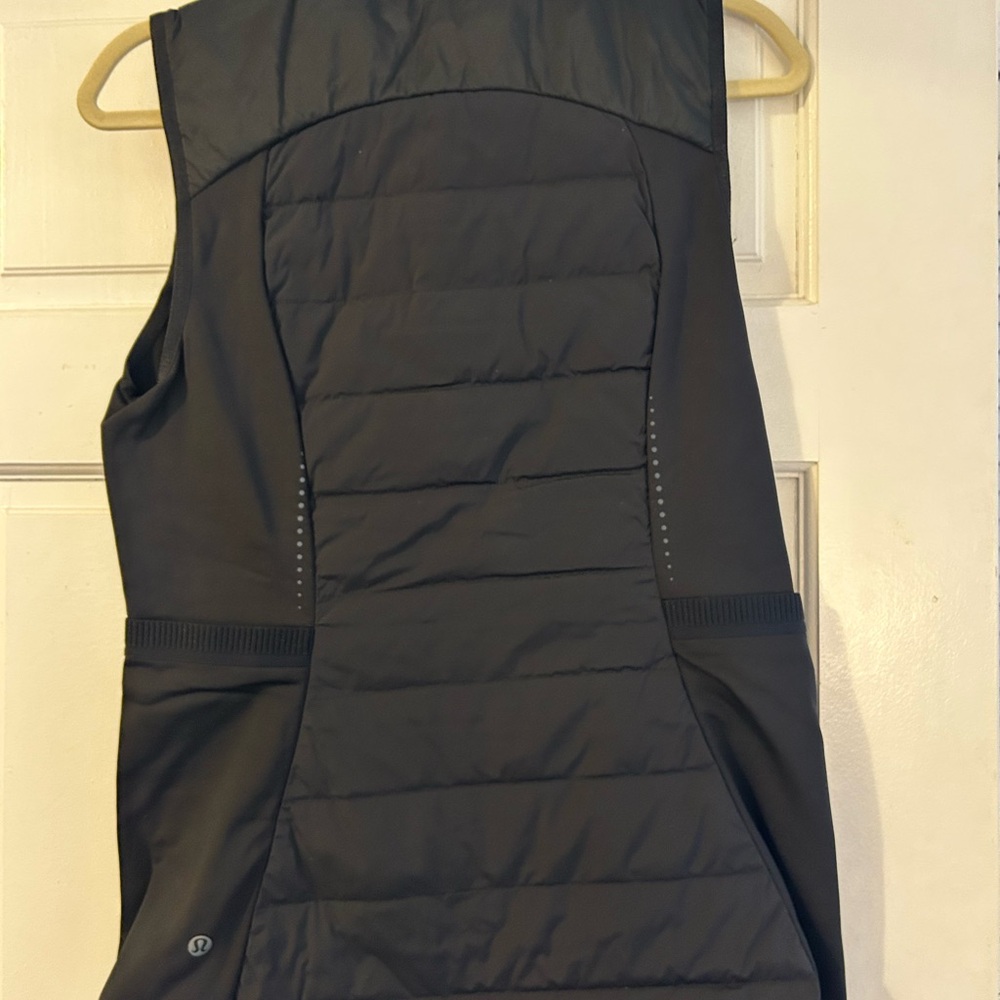 NWT - Lululemon Athletica Black Puffer Vest - Picture 5 of 7